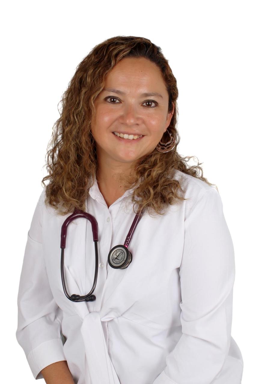 Dr. Arianna Huerta — Pediatra Infectóloga